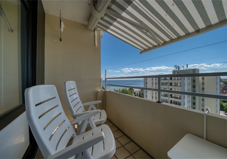 Balkon mit Markise