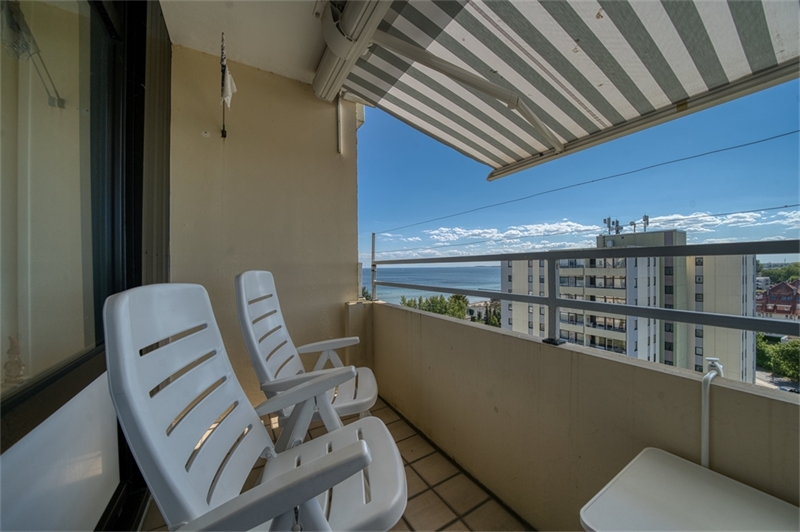 Balkon mit Markise