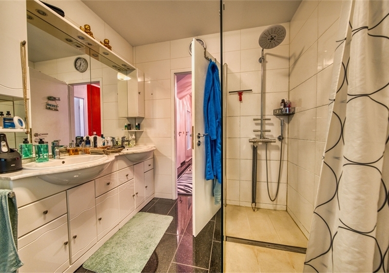 Badezimmer EG