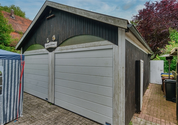 Garage mit Werkstatt