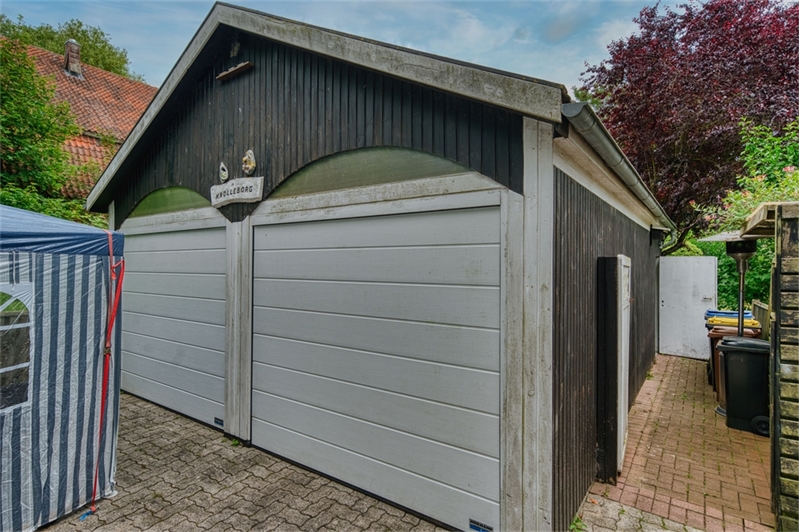 Garage mit Werkstatt