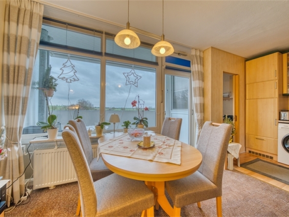 Essbereich am Fenster