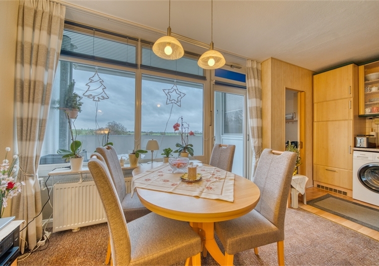 Essbereich am Fenster