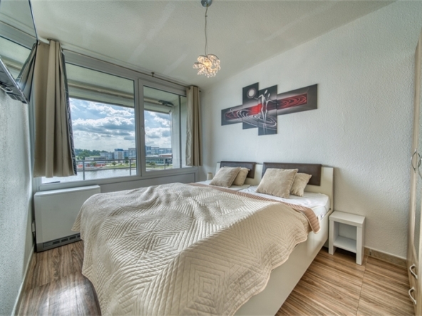 Schlafzimmer mit Fenster