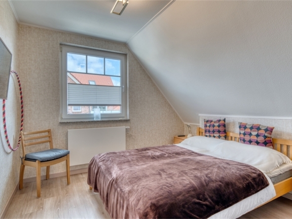 Schlafzimmer 1