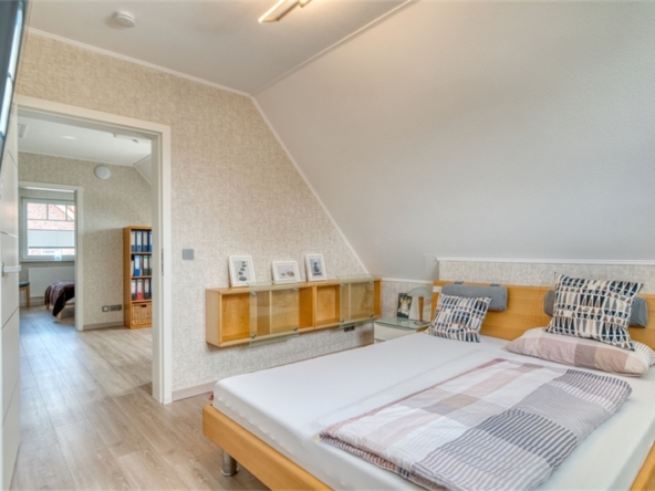 Schlafzimmer 2