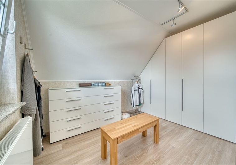 Begehbarer Kleiderschrank