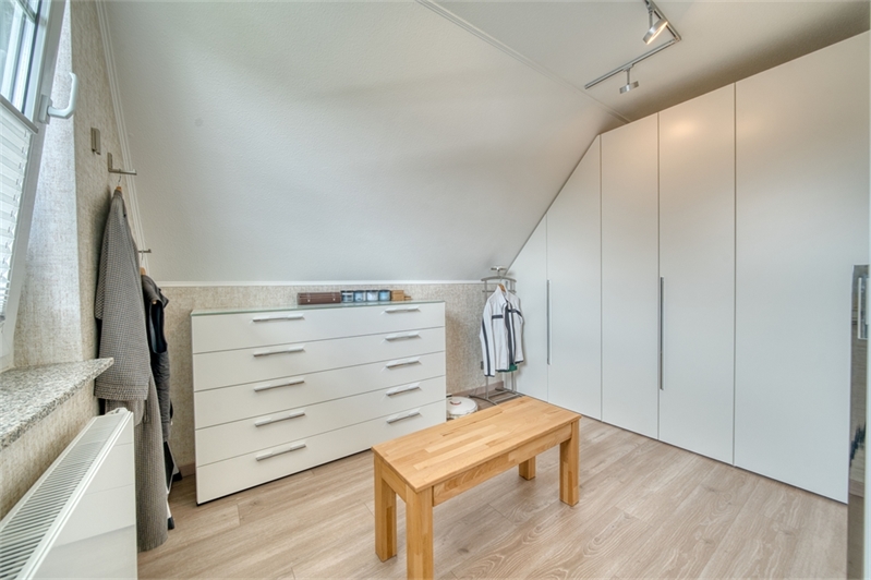 Begehbarer Kleiderschrank