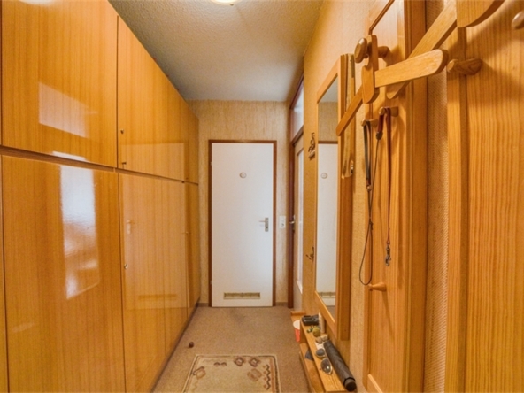 Flur mit Einbauschrank
