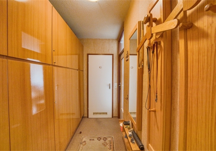 Flur mit Einbauschrank