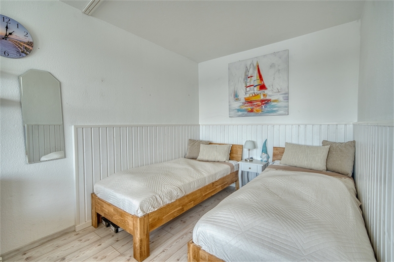 Wohnung 2: Schlafzimmer