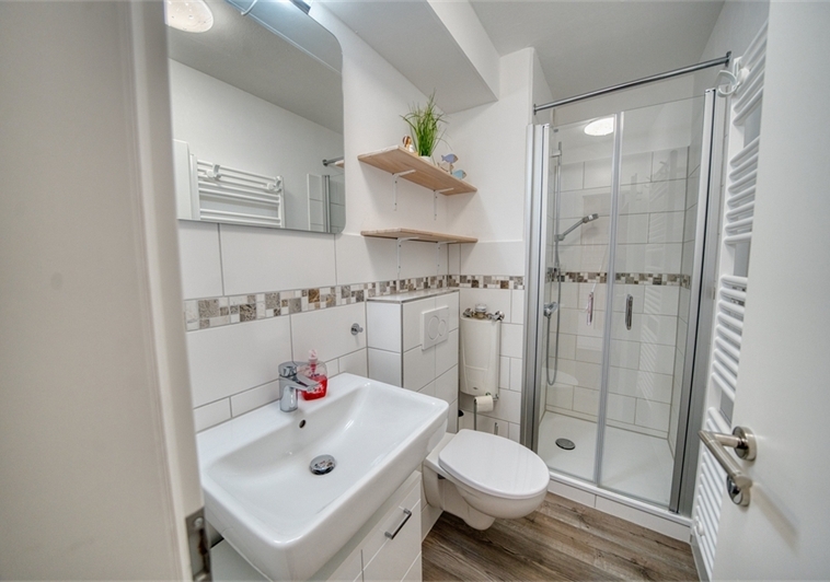 Wohnung 2: Badezimmer