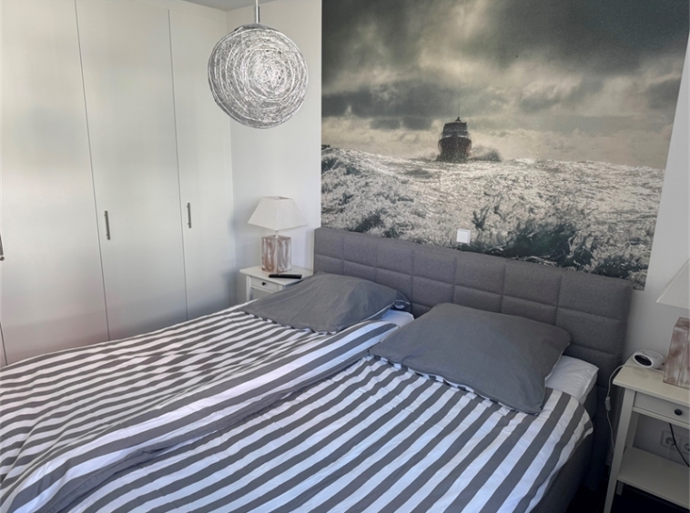 Schlafzimmer 1